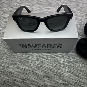 Rayban stories only used once case an everything included an box